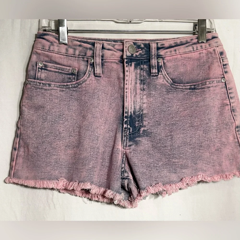 WOMENS SIZE 5 WAIST 29 MADDEN NYC PINK BLUE DISTRESSED DENIM JEAN SHORTS